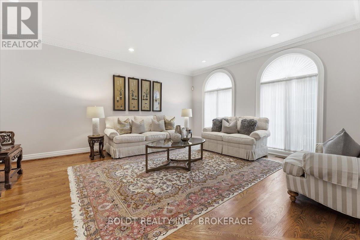 15 Golden Boulevard, St. Catharines, Ontario  L2N 7L8 - Photo 5 - X12757334