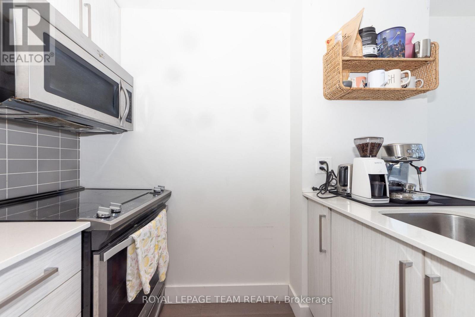 806 - 485 Richmond Road, Ottawa, Ontario  K2A 3W9 - Photo 4 - X12757030