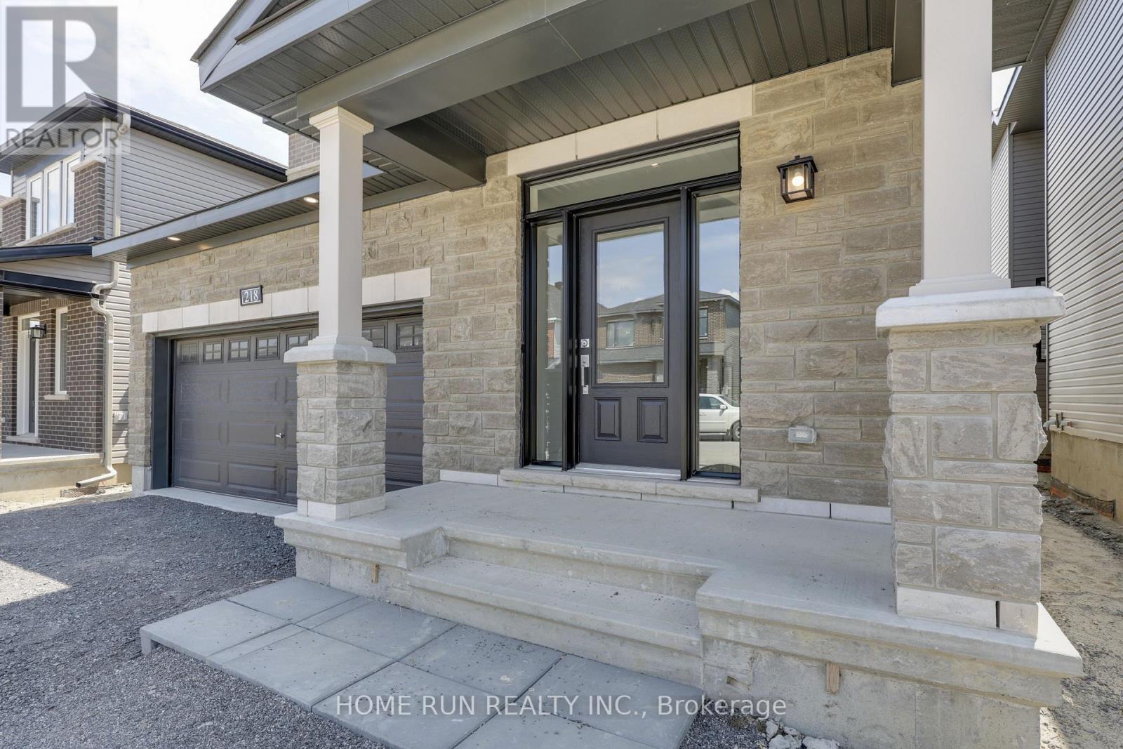 218 Elsie Macgill Walk, Ottawa, Ontario  K2W 0L5 - Photo 2 - X12757310