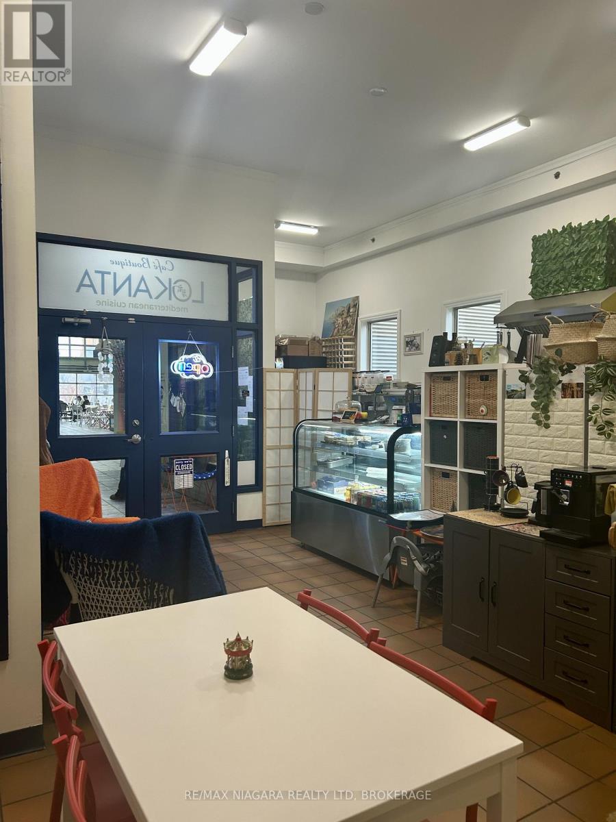 112 - 17 Lock Street, St. Catharines (Port Dalhousie), Ontario  L2N 5B6 - Photo 3 - X12757812