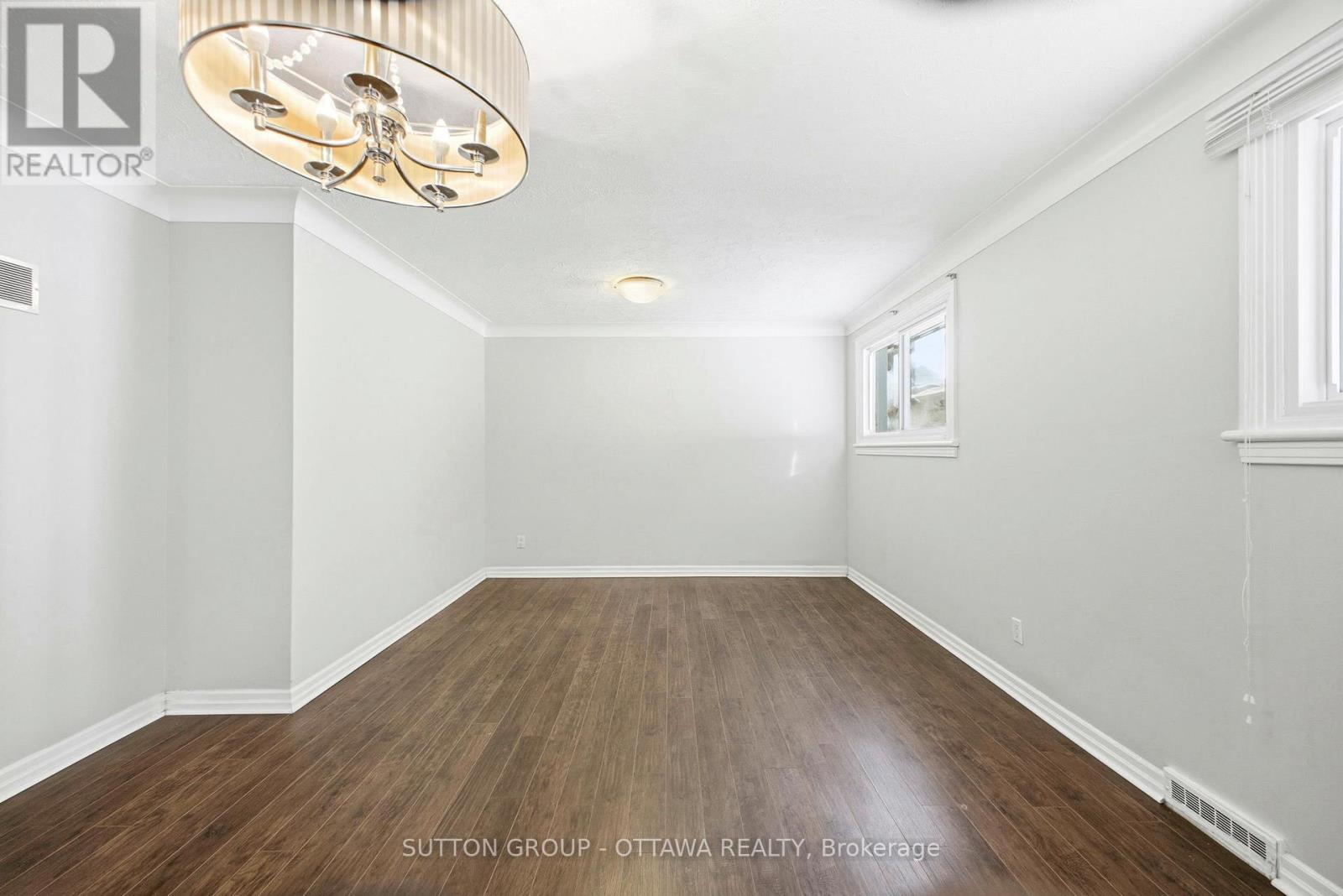 1654 Abbey Road, Ottawa, Ontario  K1G 0H3 - Photo 12 - X12757422