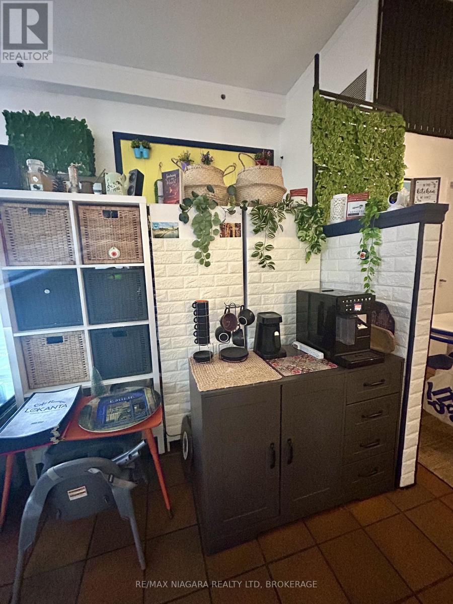 112 - 17 Lock Street, St. Catharines (Port Dalhousie), Ontario  L2N 5B6 - Photo 4 - X12757812