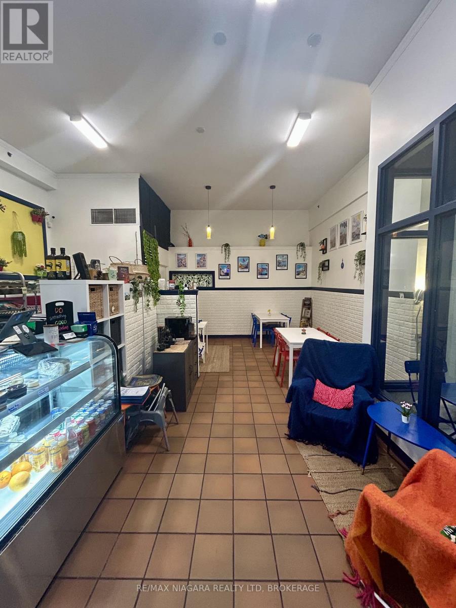 112 - 17 Lock Street, St. Catharines (Port Dalhousie), Ontario  L2N 5B6 - Photo 14 - X12757812