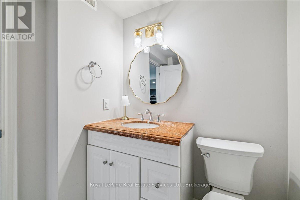 384 Strathcona Drive, Burlington, Ontario  L7L 2E5 - Photo 23 - W12756744