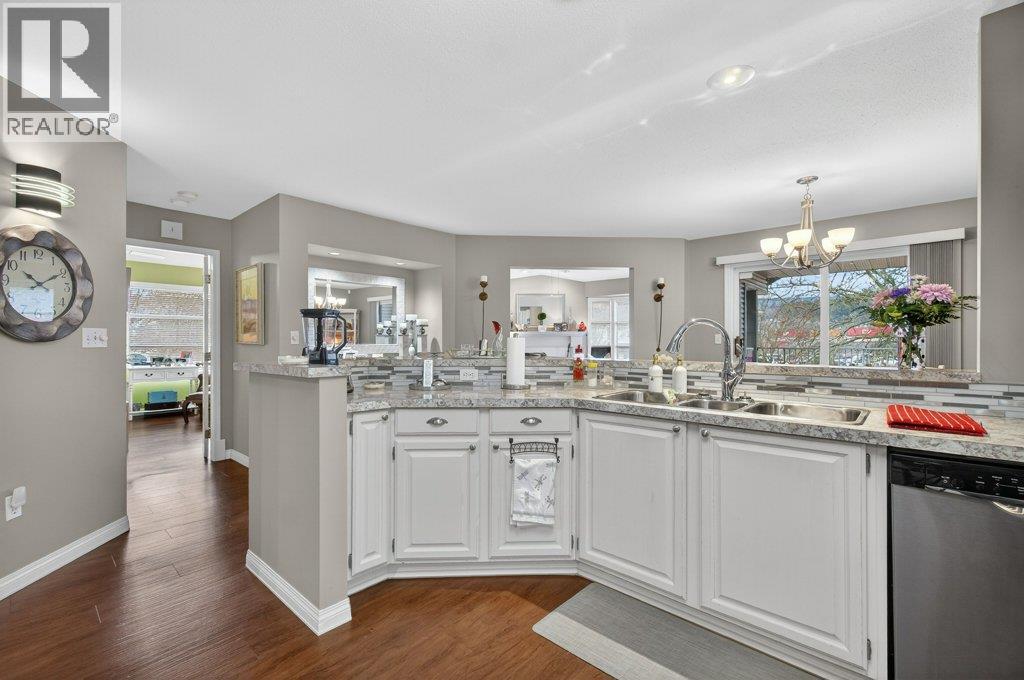 111 Harbourfront Drive Nw Unit# 2, Salmon Arm, British Columbia  V1E 1A3 - Photo 11 - 10374426