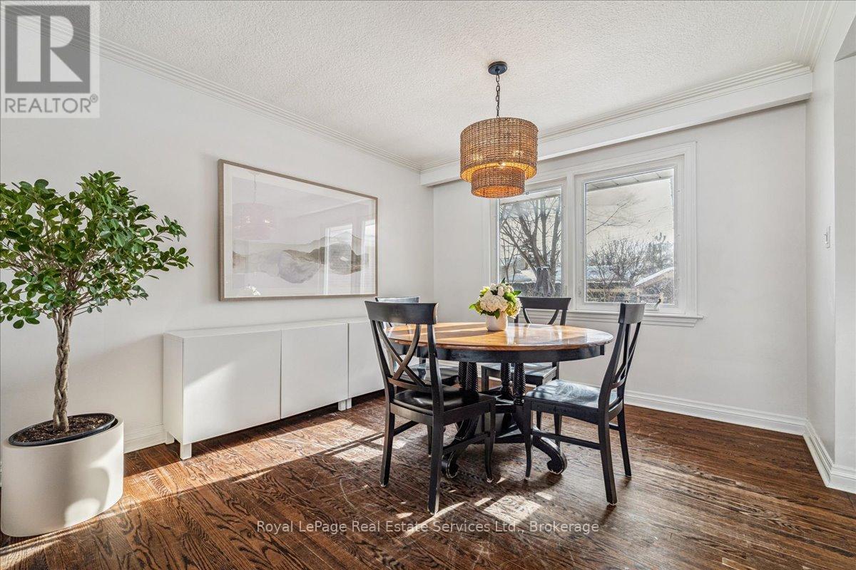 384 Strathcona Drive, Burlington, Ontario  L7L 2E5 - Photo 7 - W12756744