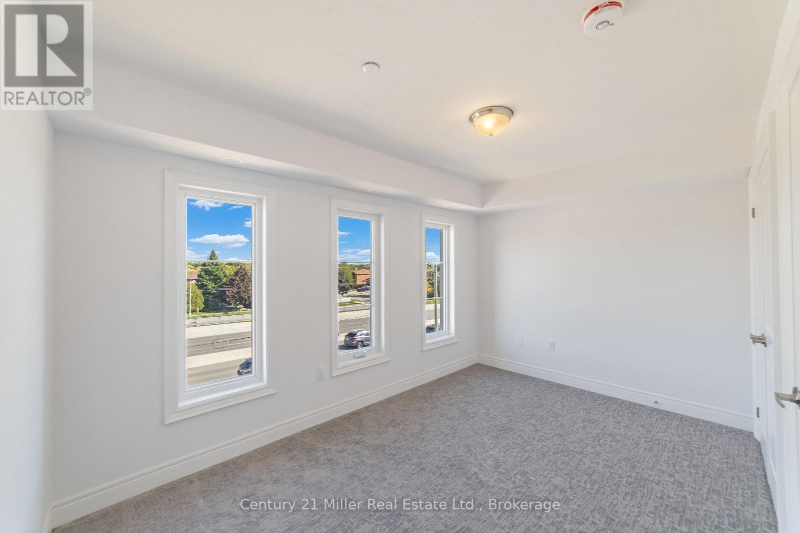 50 - 2150 Trafalgar Road, Oakville, Ontario  L6H 8A5 - Photo 11 - W12757352