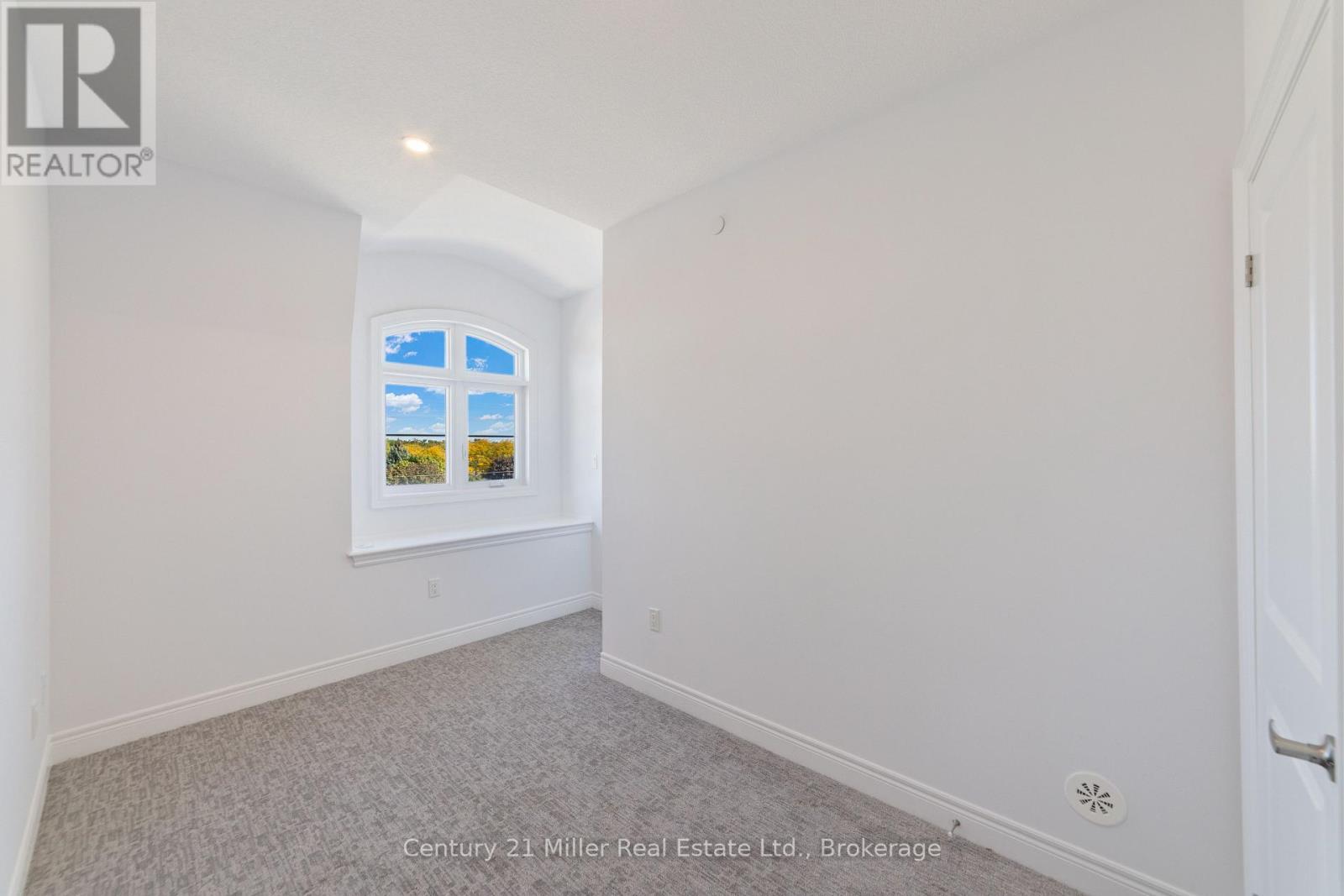 50 - 2150 Trafalgar Road, Oakville, Ontario  L6H 8A5 - Photo 17 - W12757352