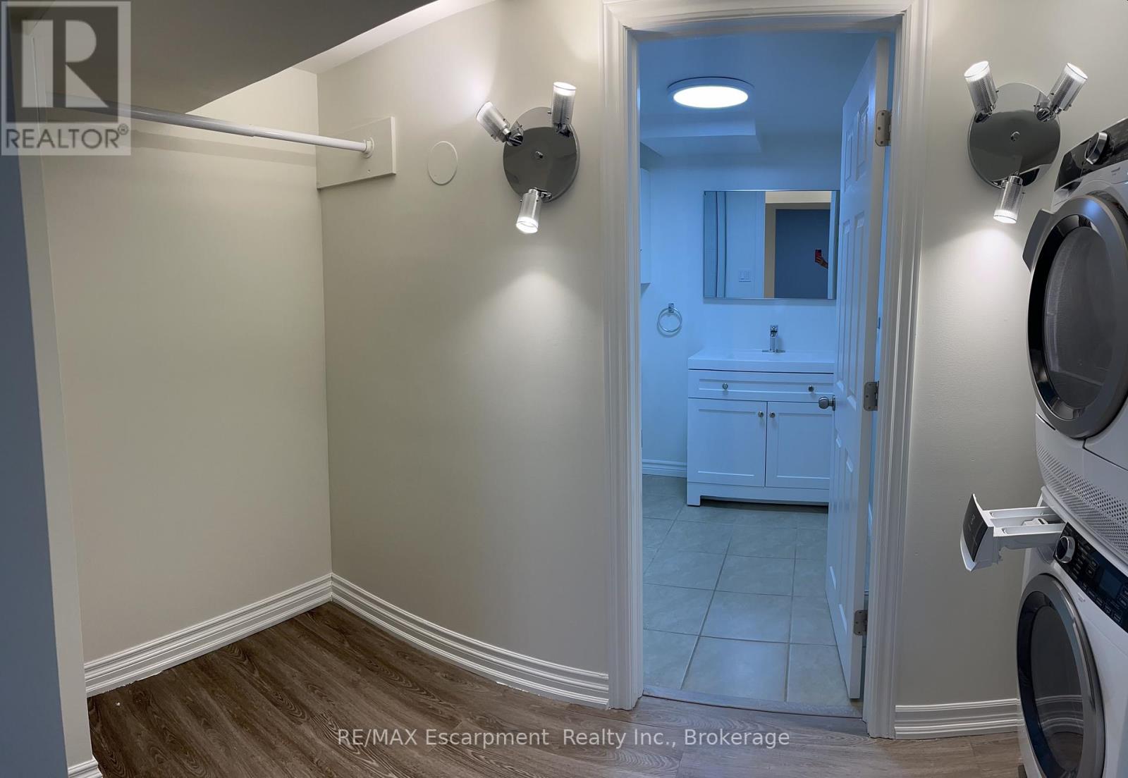 Lower - 2093 Maplewood Drive, Burlington (Brant), Ontario  L7R 2C6 - Photo 27 - W12757758