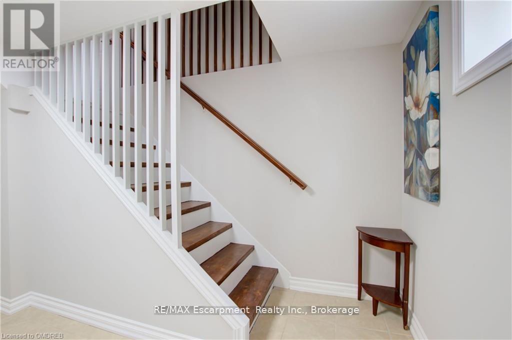 Lower - 2093 Maplewood Drive, Burlington (Brant), Ontario  L7R 2C6 - Photo 19 - W12757758