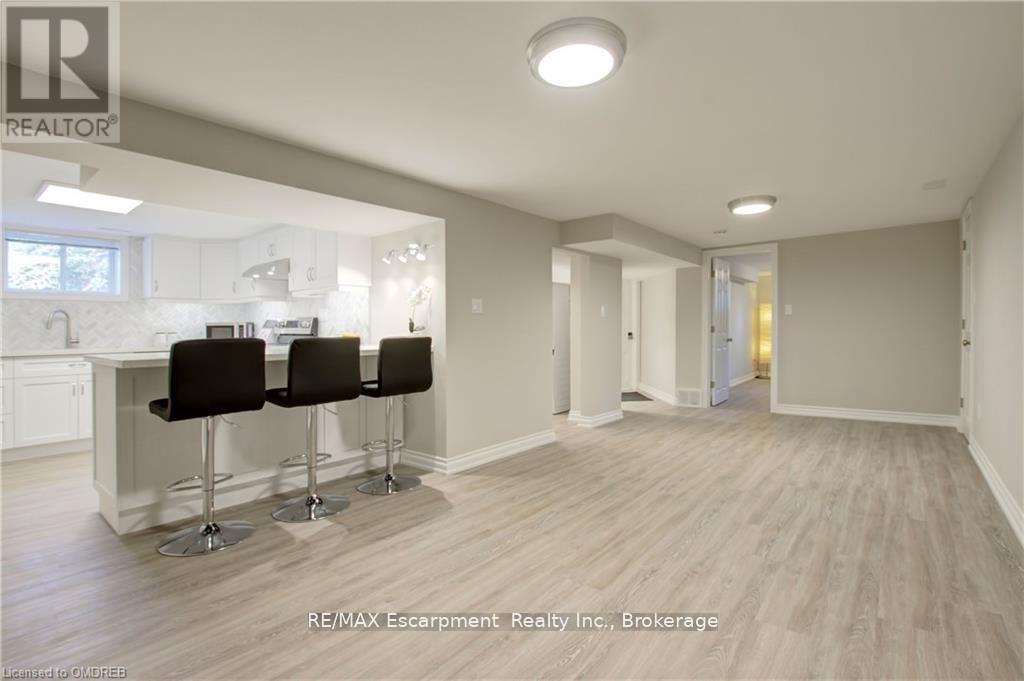 Lower - 2093 Maplewood Drive, Burlington (Brant), Ontario  L7R 2C6 - Photo 7 - W12757758