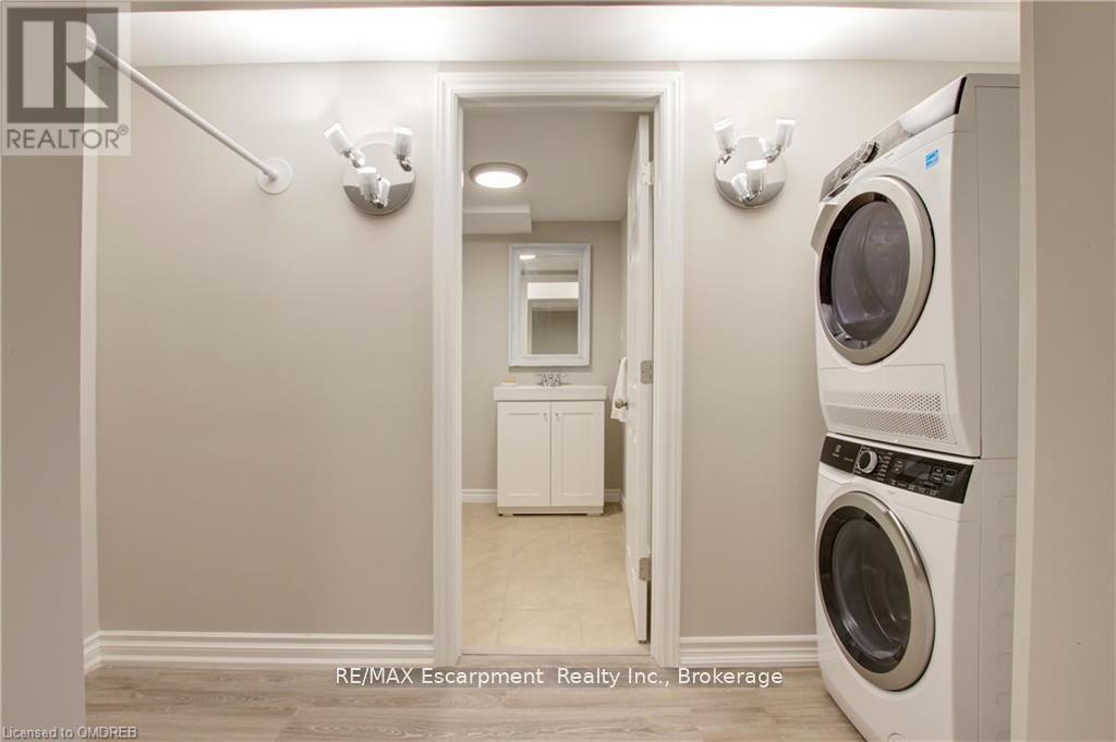 Lower - 2093 Maplewood Drive, Burlington (Brant), Ontario  L7R 2C6 - Photo 13 - W12757758