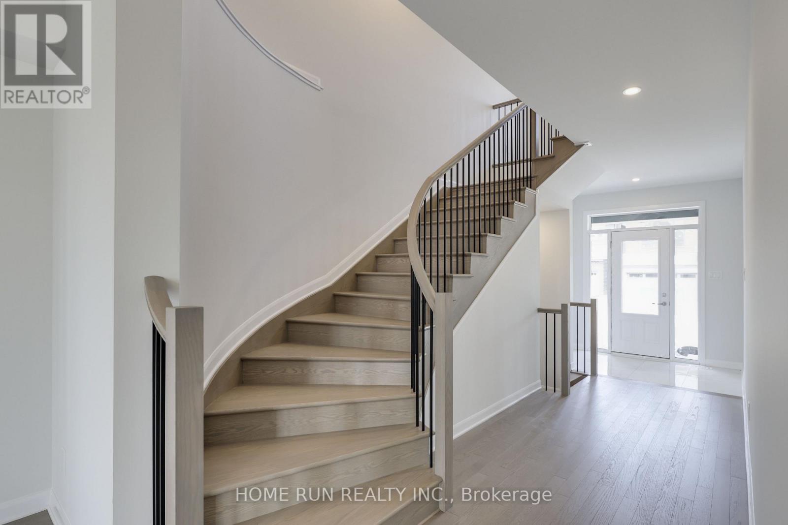 218 Elsie Macgill Walk, Ottawa, Ontario  K2W 0L5 - Photo 4 - X12757310