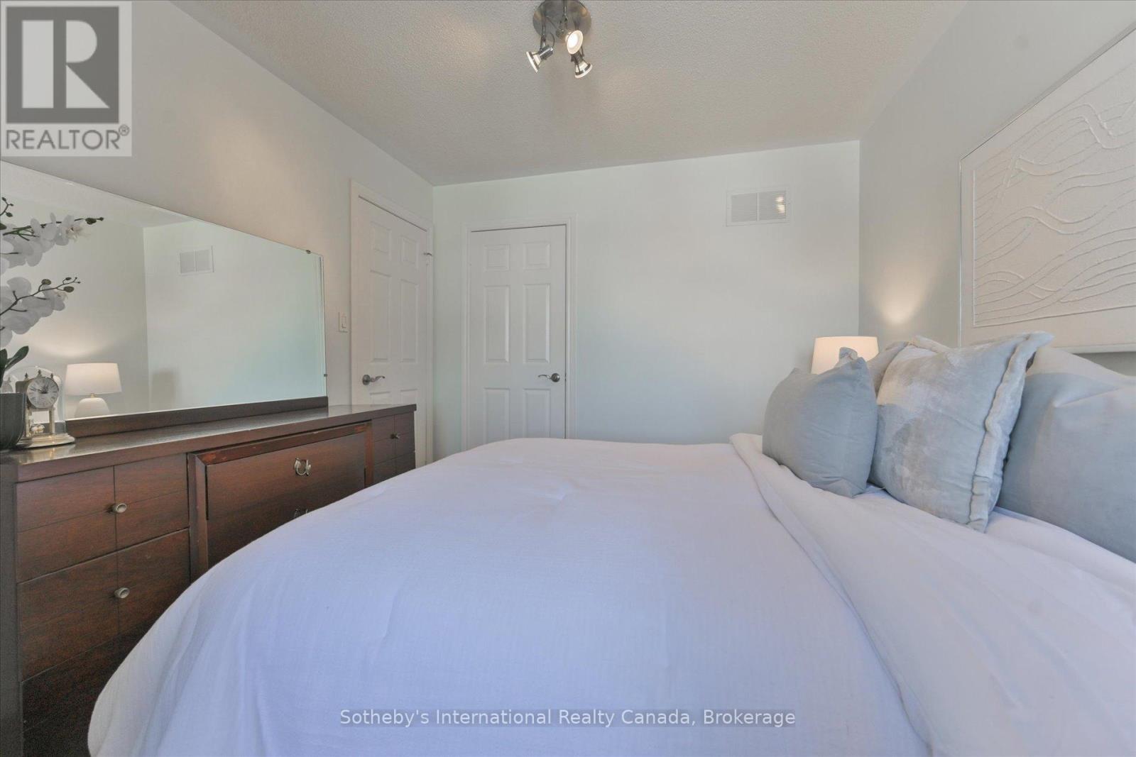 21 - 300 Ravineview Way, Oakville (Wc Wedgewood Creek), Ontario  L6H 7J1 - Photo 26 - W12757884