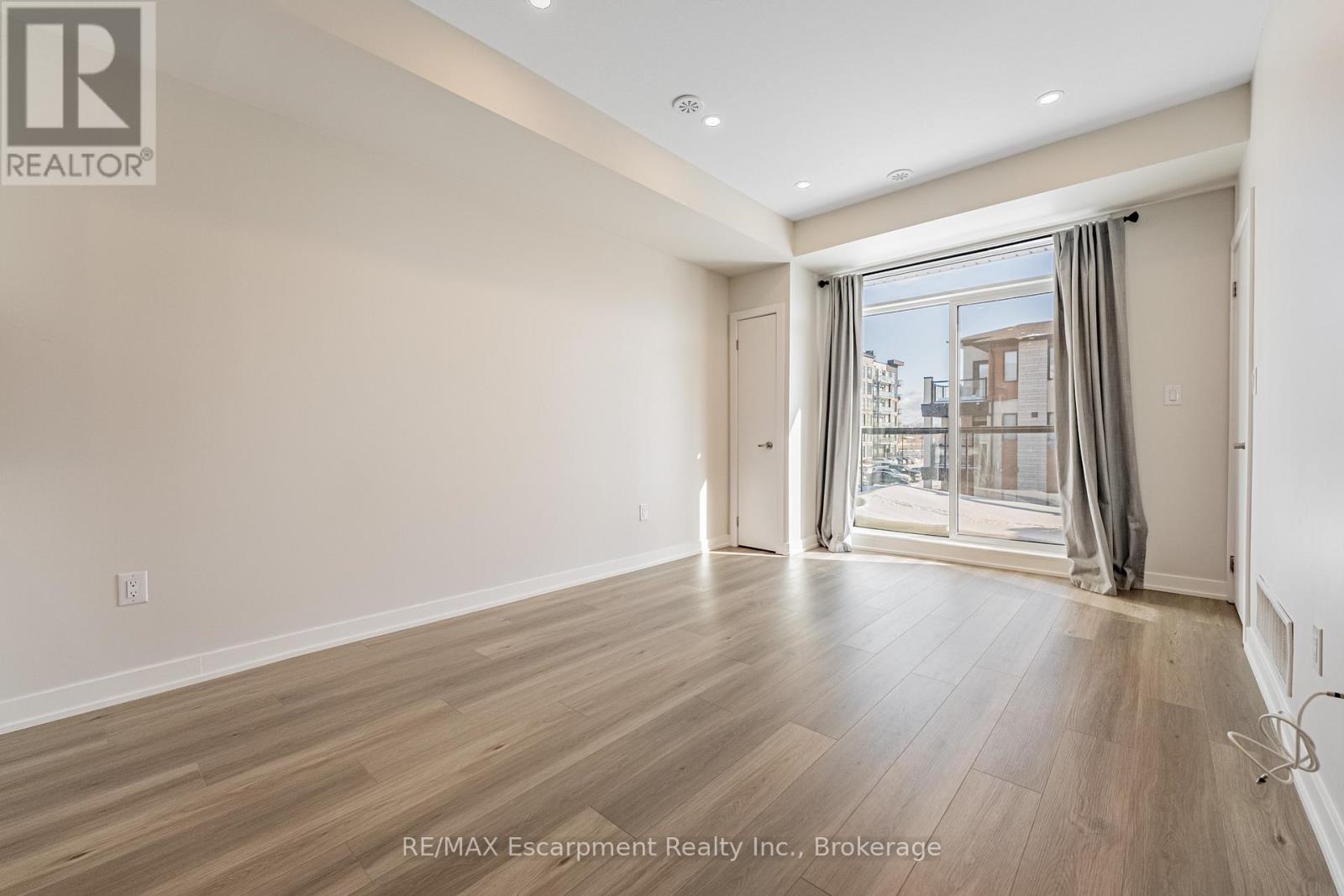 18 - 590 North Service Road, Hamilton, Ontario  L8E 0K5 - Photo 22 - X12756792