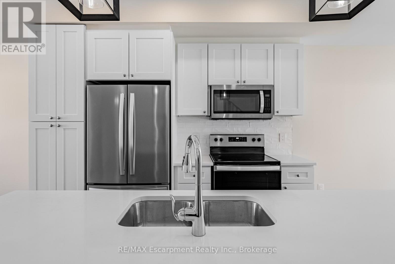 18 - 590 North Service Road, Hamilton, Ontario  L8E 0K5 - Photo 7 - X12756792