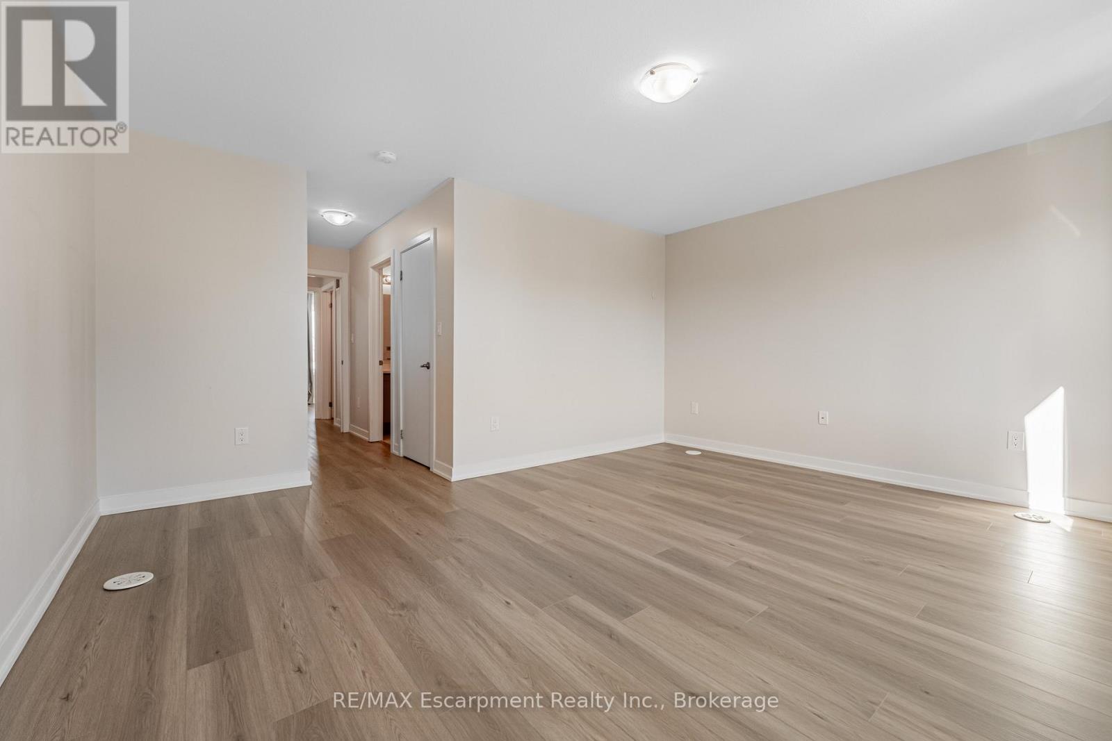 18 - 590 North Service Road, Hamilton, Ontario  L8E 0K5 - Photo 28 - X12756792