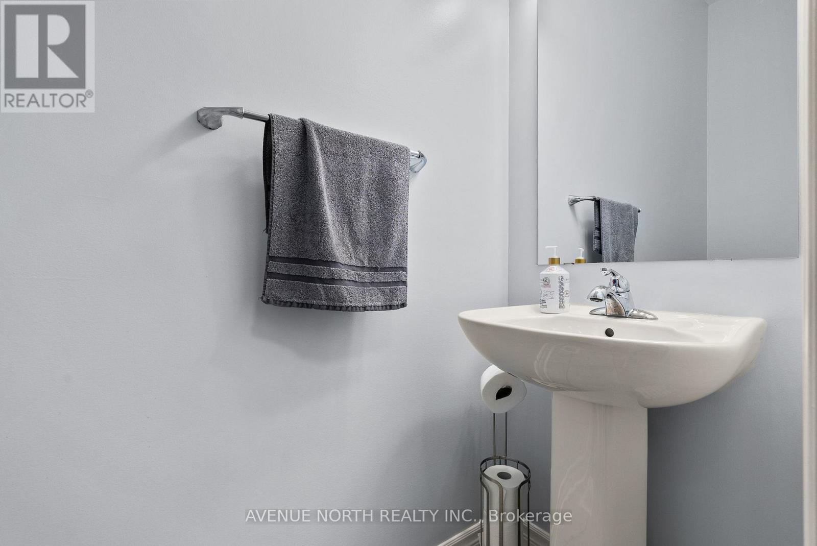 119 Eric Maloney Way, Ottawa, Ontario  K1T 0R2 - Photo 4 - X12757428