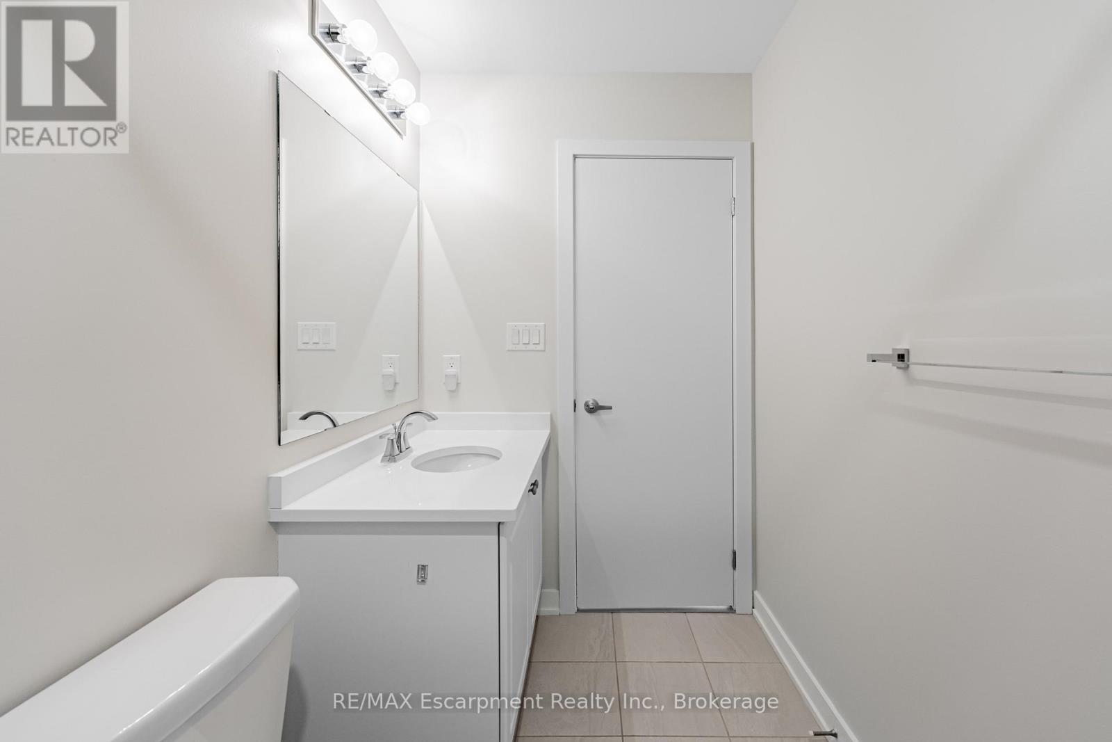 18 - 590 North Service Road, Hamilton, Ontario  L8E 0K5 - Photo 35 - X12756792