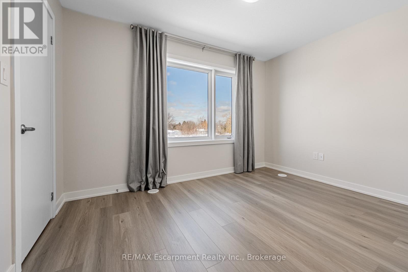 18 - 590 North Service Road, Hamilton, Ontario  L8E 0K5 - Photo 32 - X12756792