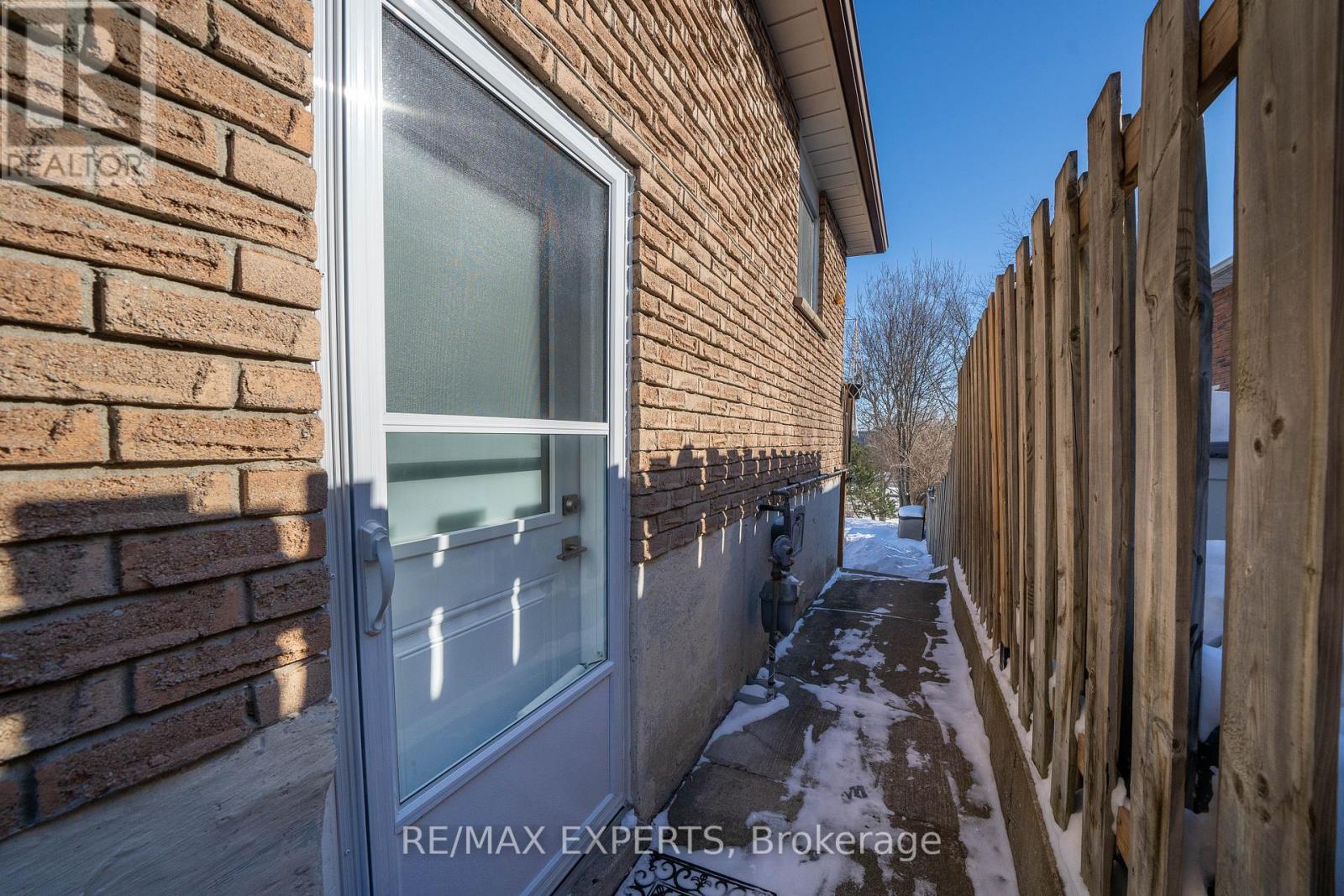 266 Britannia Avenue, Bradford West Gwillimbury (Bradford), Ontario  L3Z 1A7 - Photo 36 - N12757804