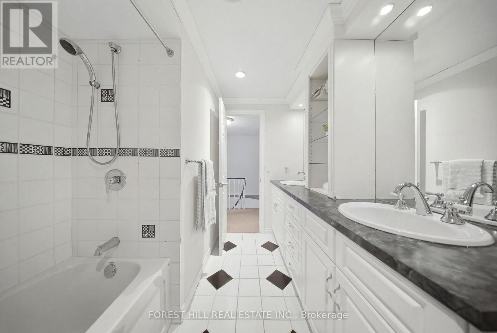 12 Felicia Court, Vaughan, Ontario  L4J 5K6 - Photo 36 - N12757828