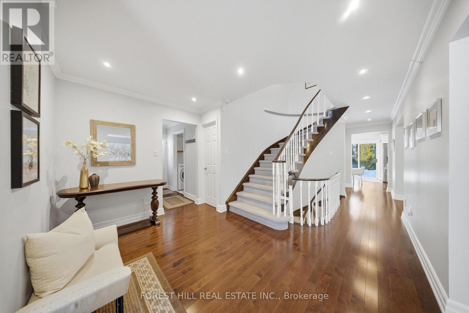 12 Felicia Court, Vaughan, Ontario  L4J 5K6 - Photo 4 - N12757828