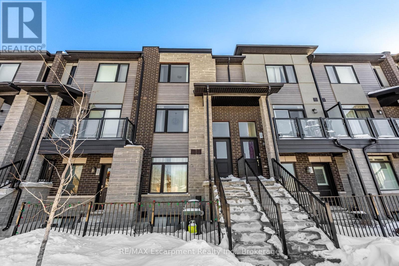 18 - 590 NORTH SERVICE ROAD, Hamilton, Ontario