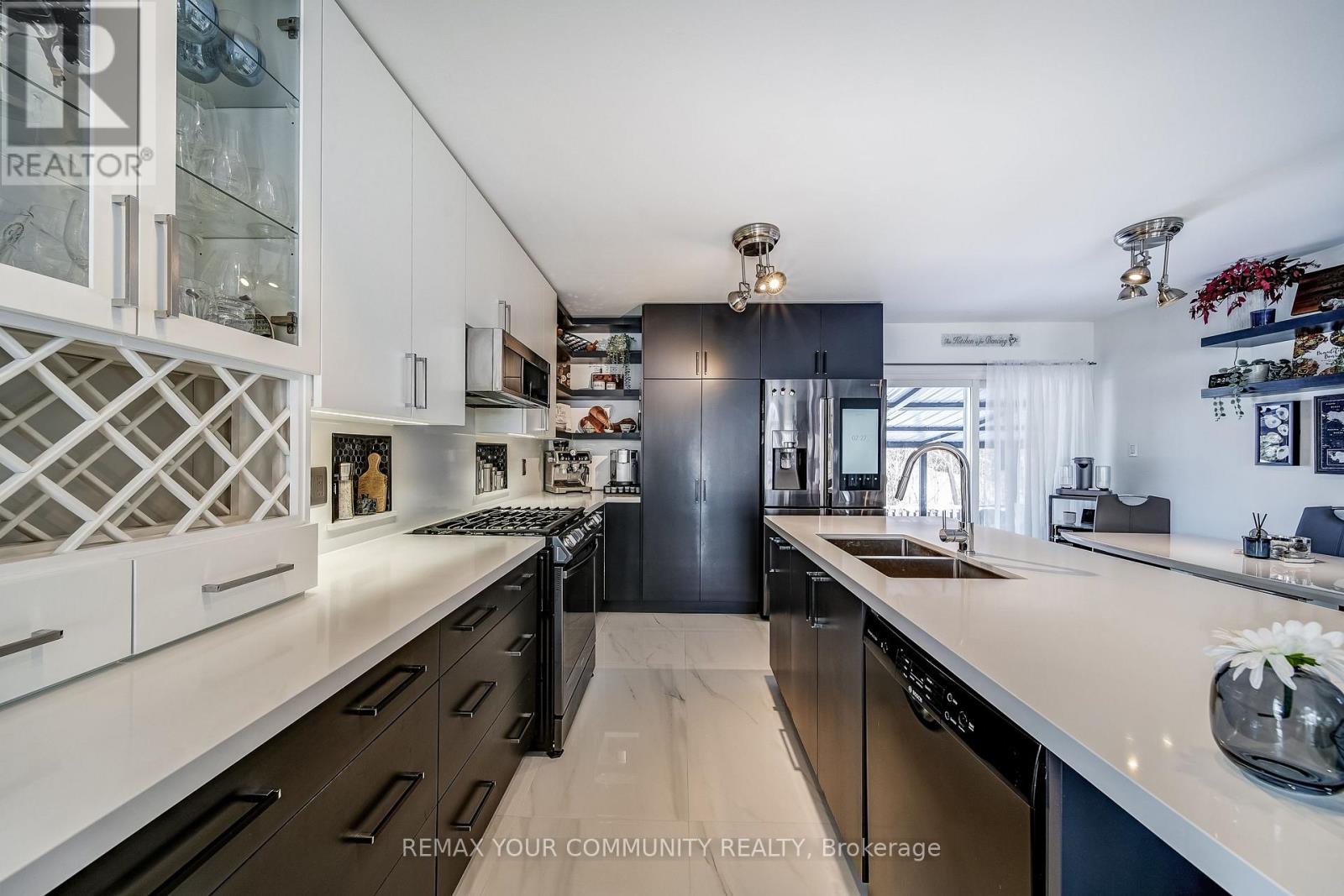 53 Highcastle Avenue, Georgina, Ontario  L4P 4B4 - Photo 10 - N12757890