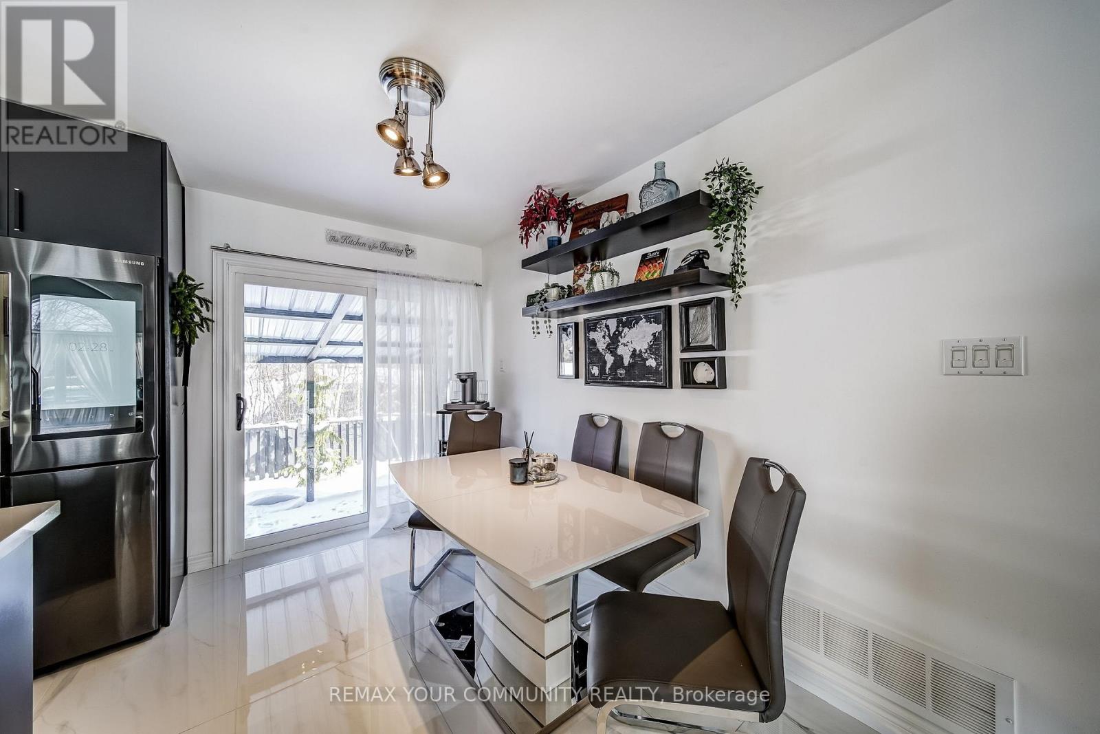 53 Highcastle Avenue, Georgina, Ontario  L4P 4B4 - Photo 11 - N12757890