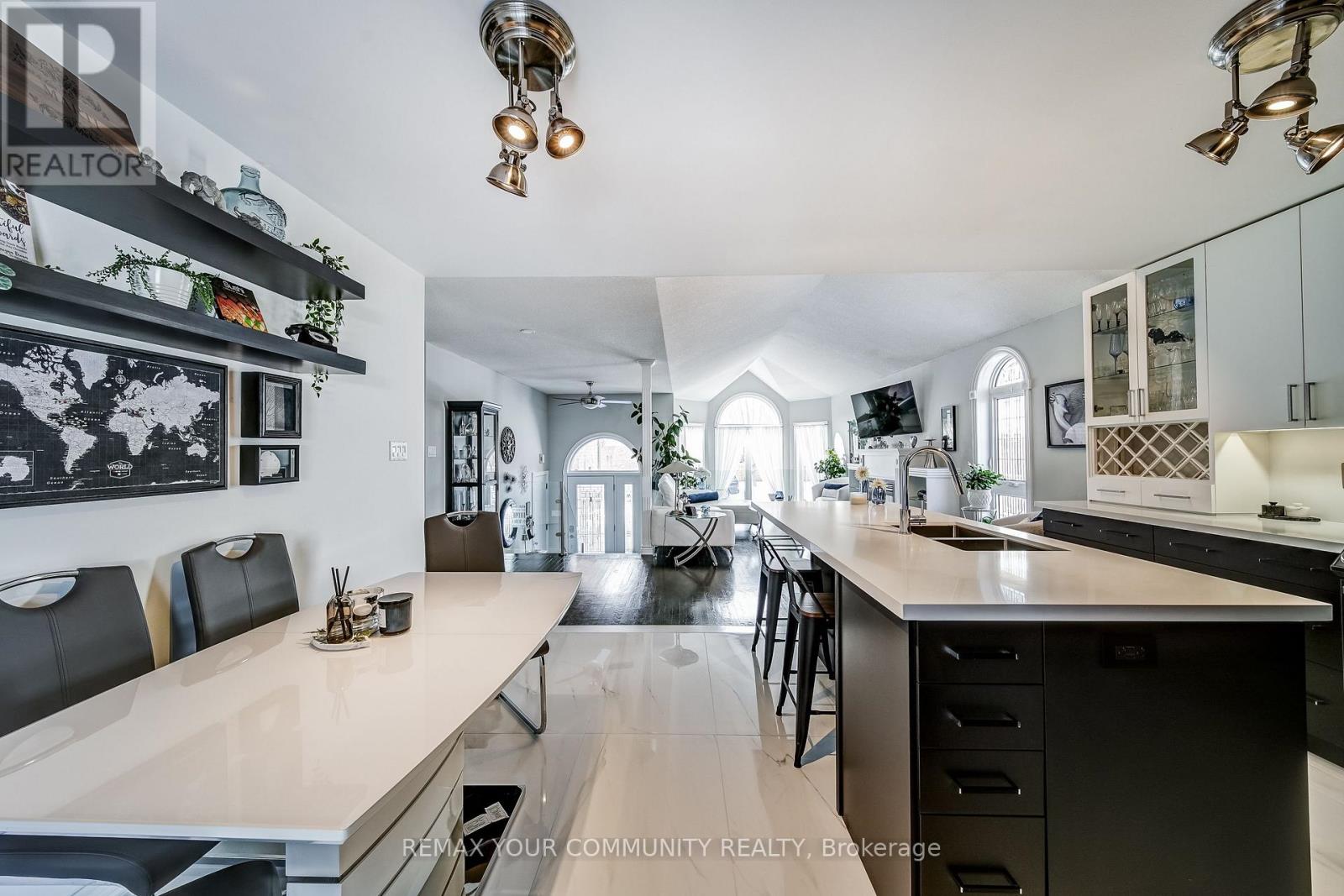 53 Highcastle Avenue, Georgina, Ontario  L4P 4B4 - Photo 7 - N12757890