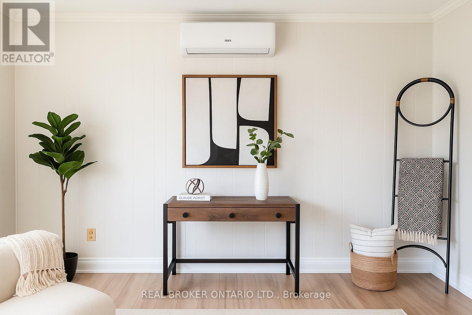 9 Centre Road, Georgina, Ontario  L0E 1N0 - Photo 10 - N12757892