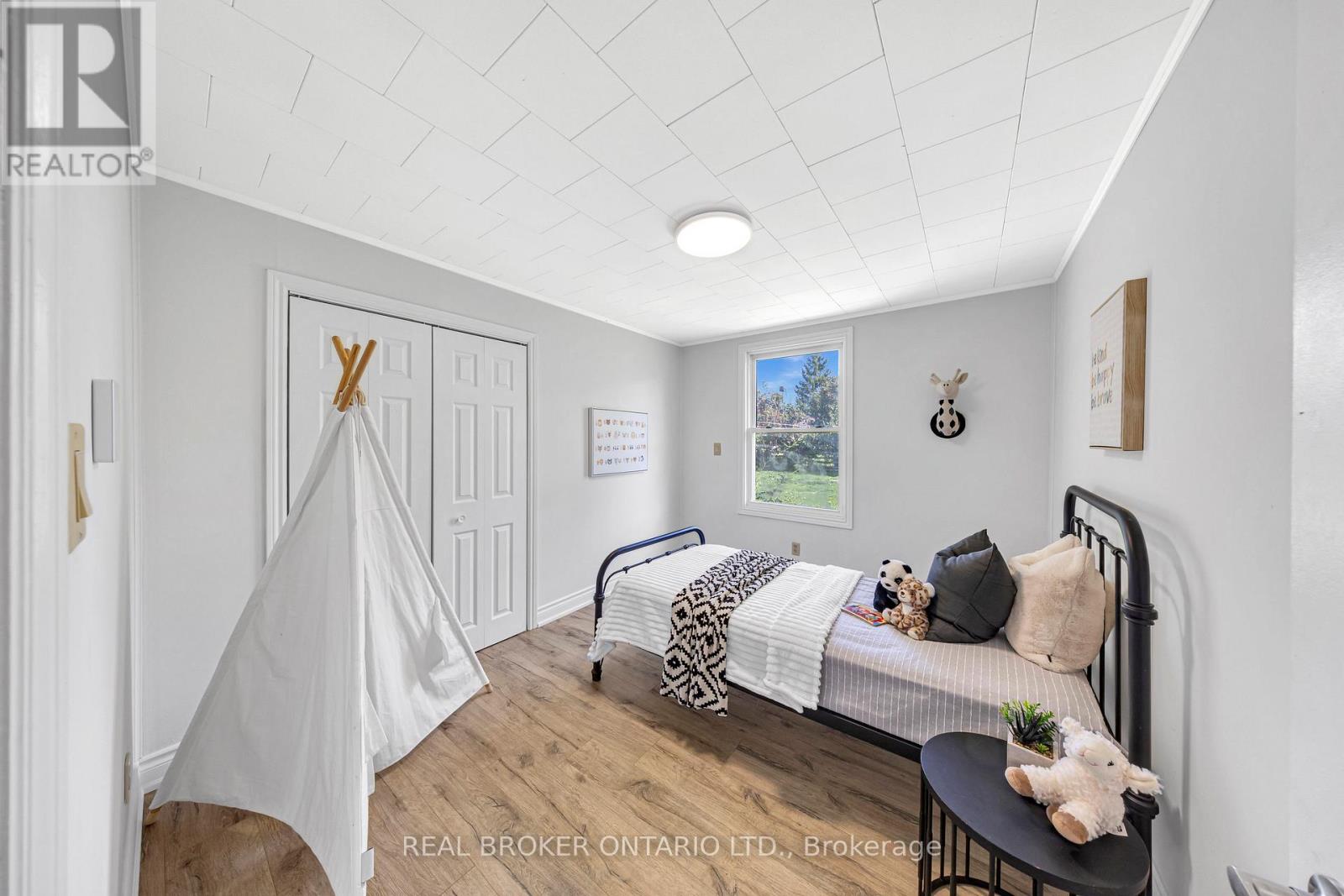 9 Centre Road, Georgina, Ontario  L0E 1N0 - Photo 19 - N12757892