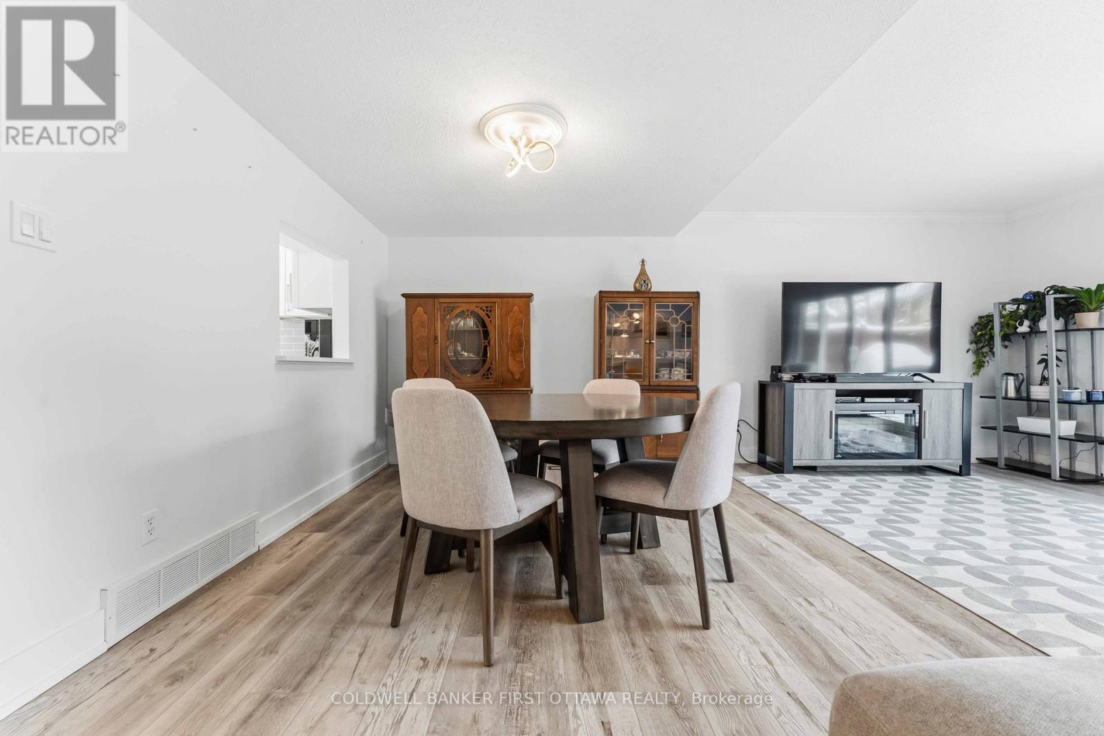 33 Monterey Drive, Ottawa, Ontario  K2H 7A9 - Photo 8 - X12757786