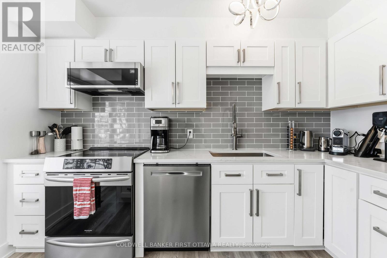 33 Monterey Drive, Ottawa, Ontario  K2H 7A9 - Photo 5 - X12757786