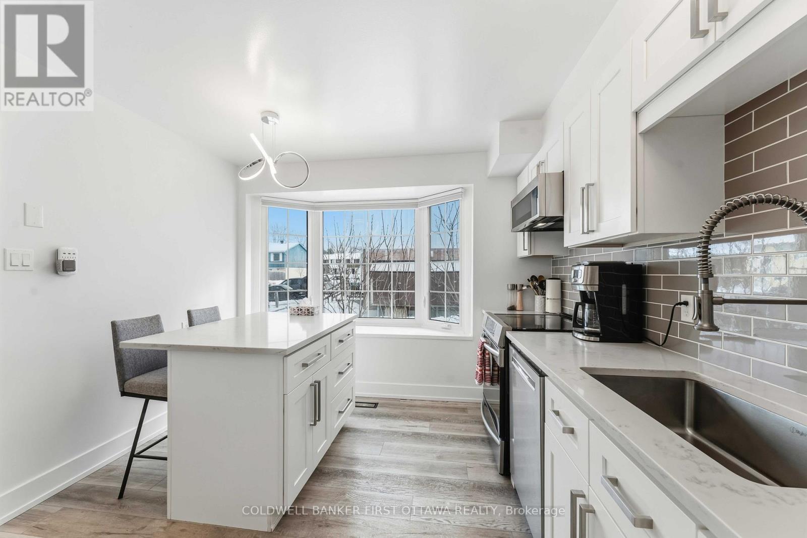 33 Monterey Drive, Ottawa, Ontario  K2H 7A9 - Photo 4 - X12757786