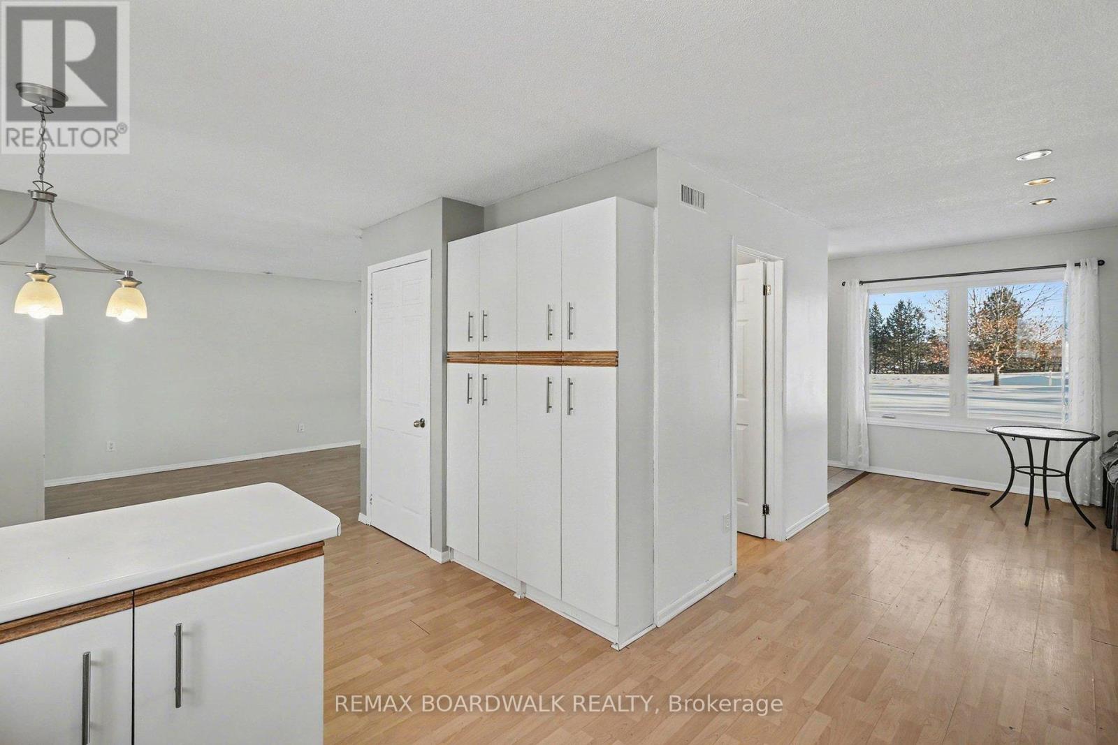 16319 Seventh Road, North Stormont, Ontario  K0C 1W0 - Photo 8 - X12757932