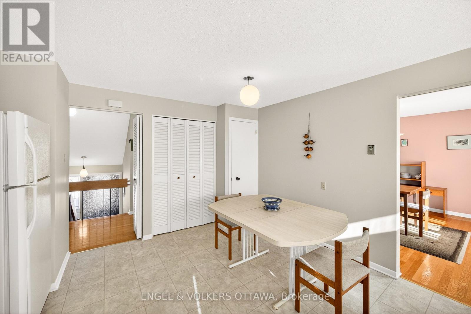 34 Wallford Way, Ottawa, Ontario  K2E 6B6 - Photo 18 - X12757948