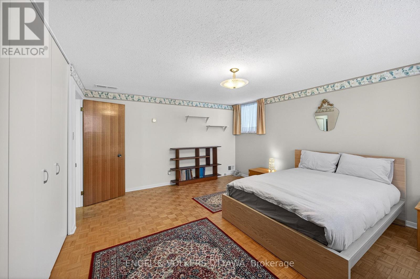 34 Wallford Way, Ottawa, Ontario  K2E 6B6 - Photo 33 - X12757948