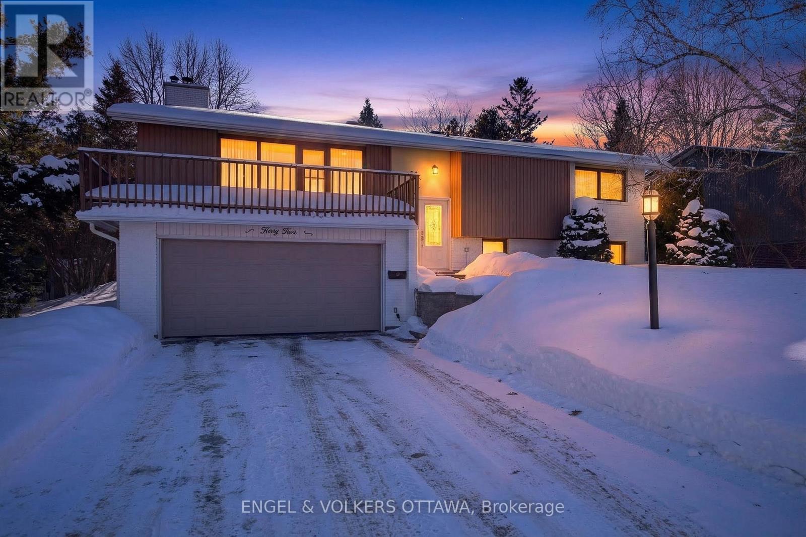 34 Wallford Way, Ottawa, Ontario  K2E 6B6 - Photo 4 - X12757948