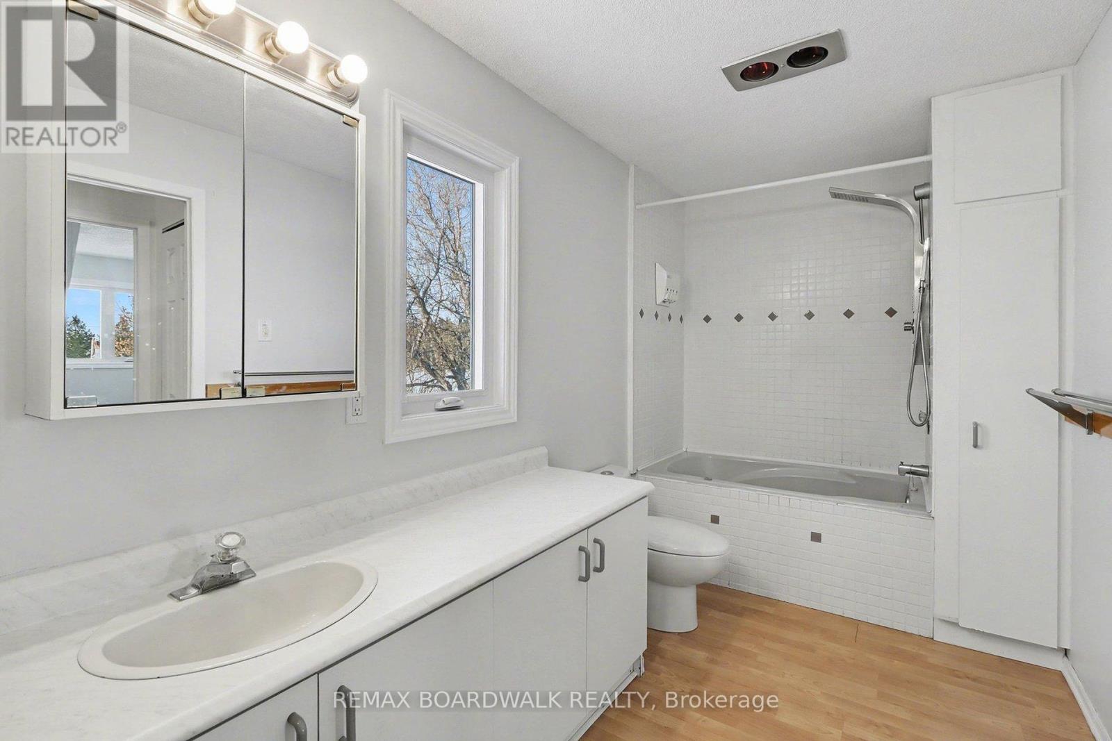 16319 Seventh Road, North Stormont, Ontario  K0C 1W0 - Photo 18 - X12757932