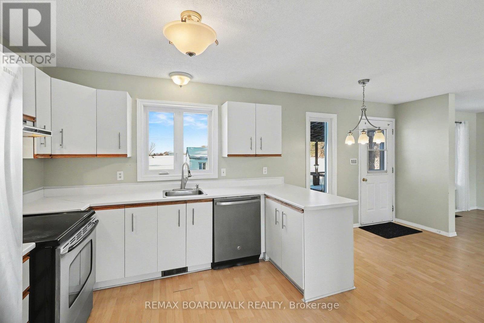 16319 Seventh Road, North Stormont, Ontario  K0C 1W0 - Photo 13 - X12757932