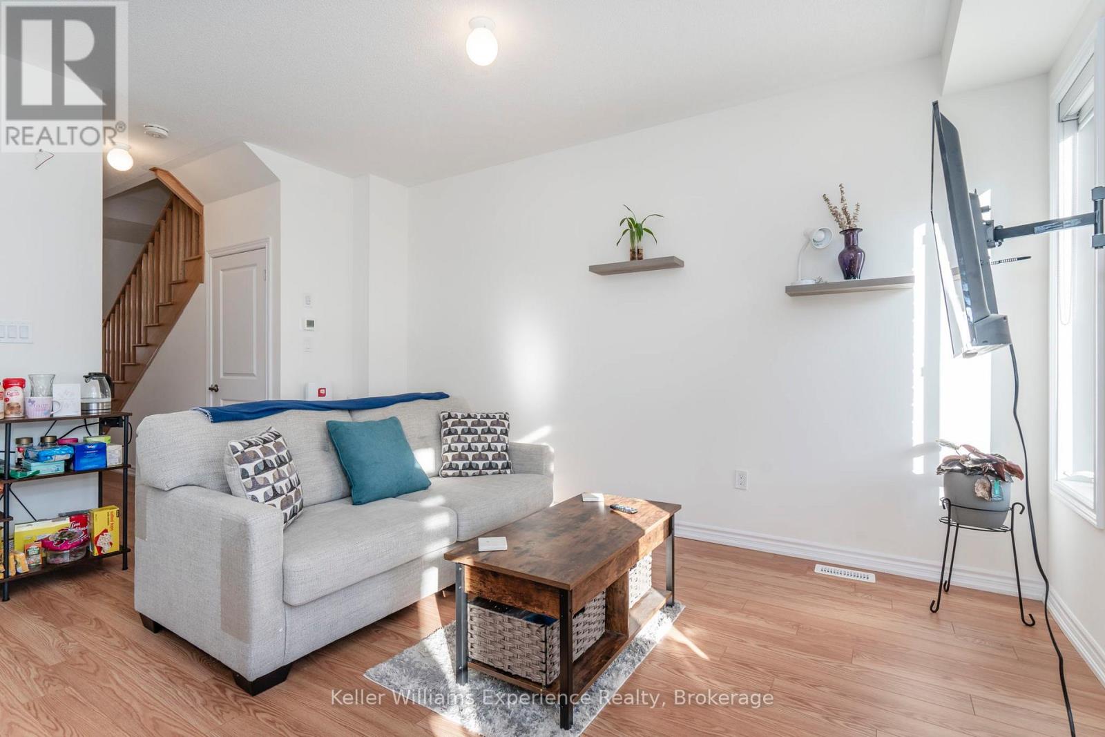 12 Durham Avenue, Barrie, Ontario  L9J 0W7 - Photo 12 - S12756810