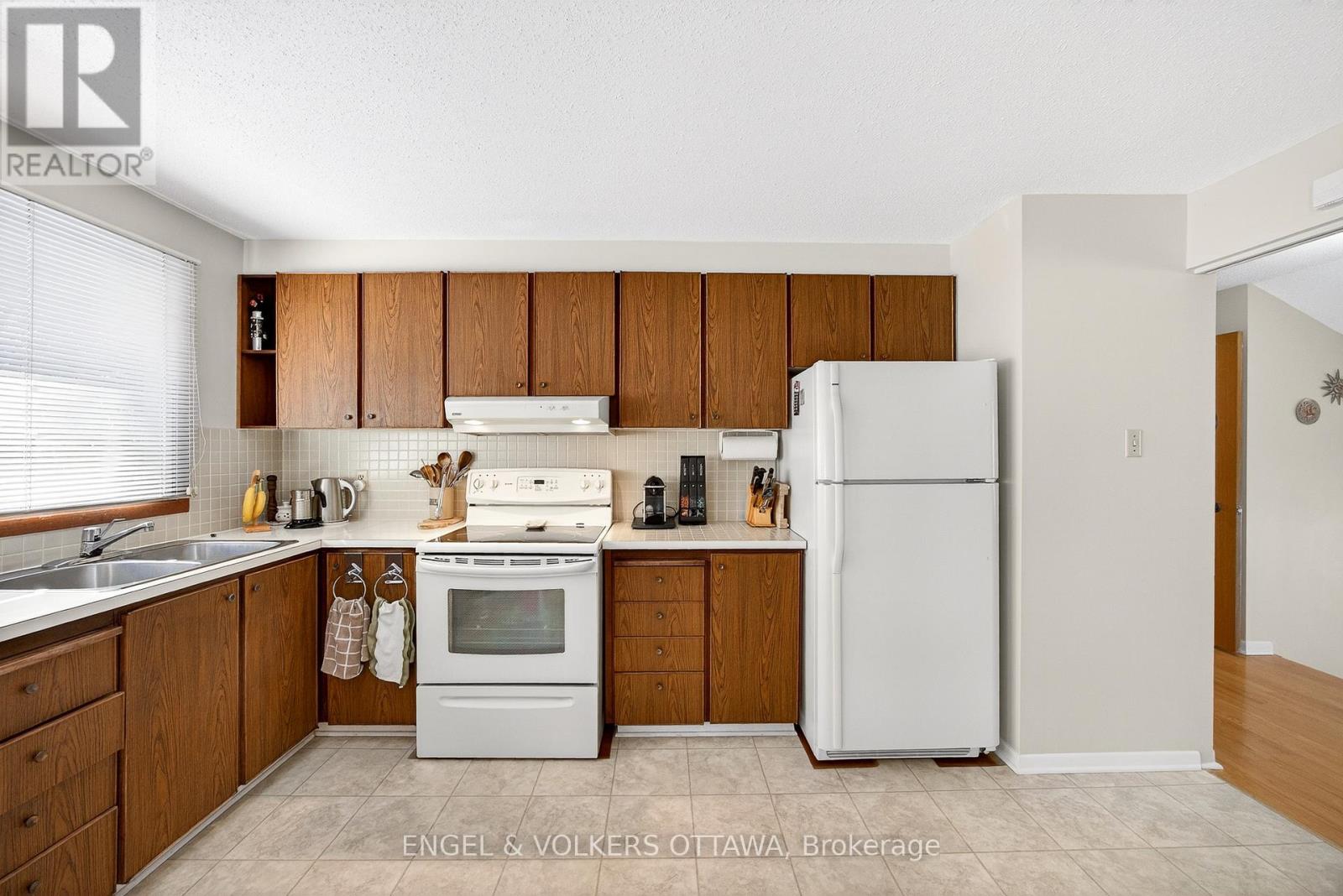 34 Wallford Way, Ottawa, Ontario  K2E 6B6 - Photo 17 - X12757948