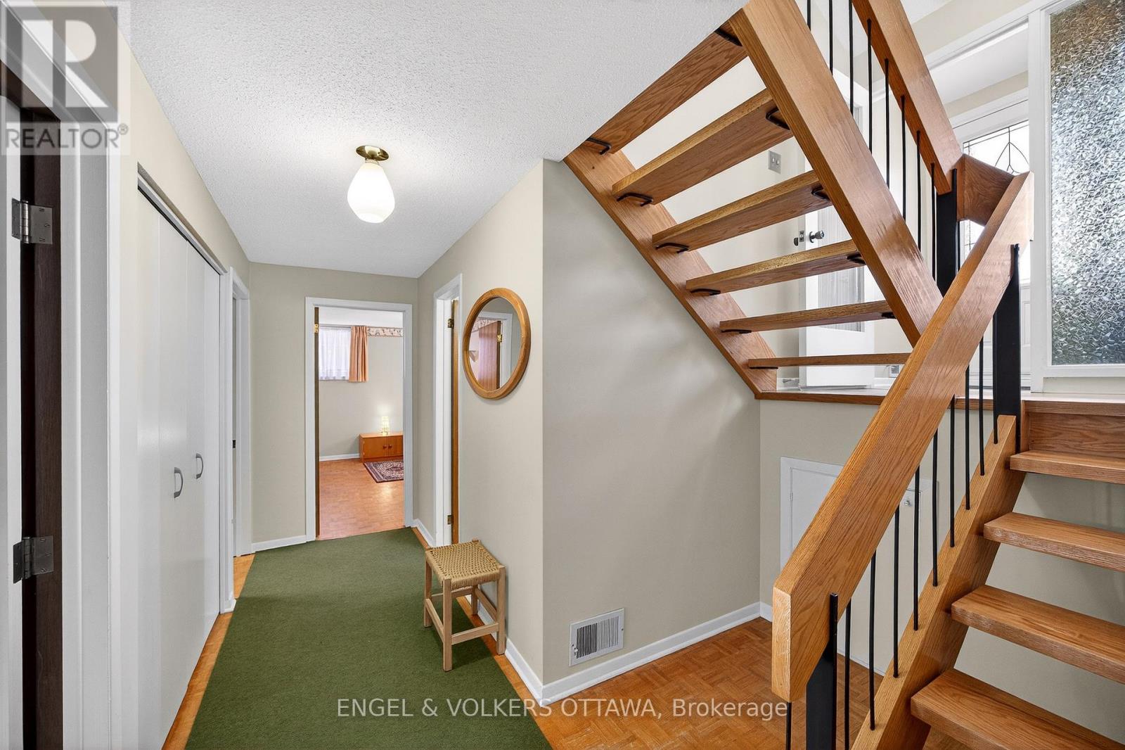 34 Wallford Way, Ottawa, Ontario  K2E 6B6 - Photo 29 - X12757948