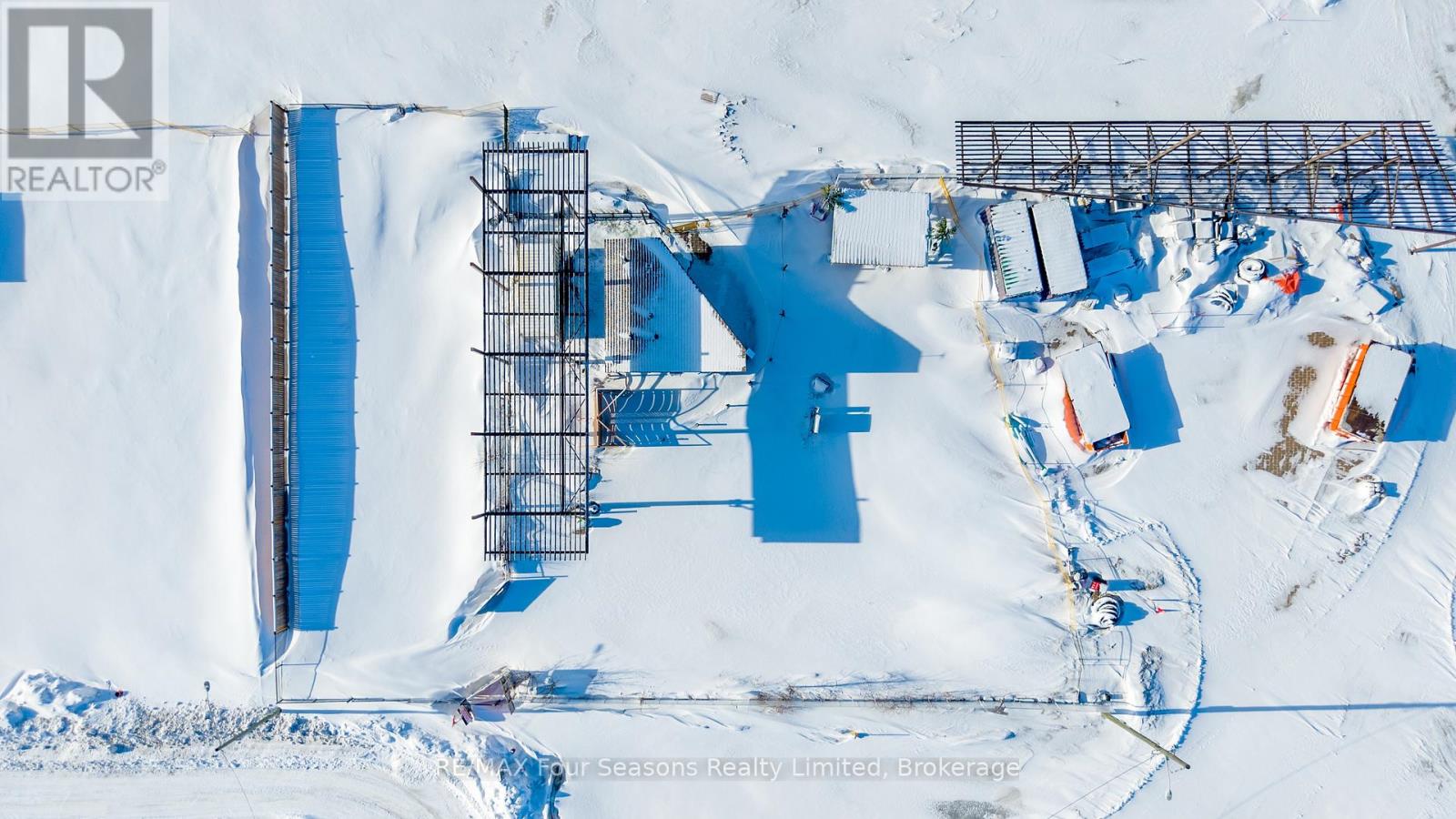 9 Main Street, Wasaga Beach, Ontario  L9Z 2K3 - Photo 4 - S12757906