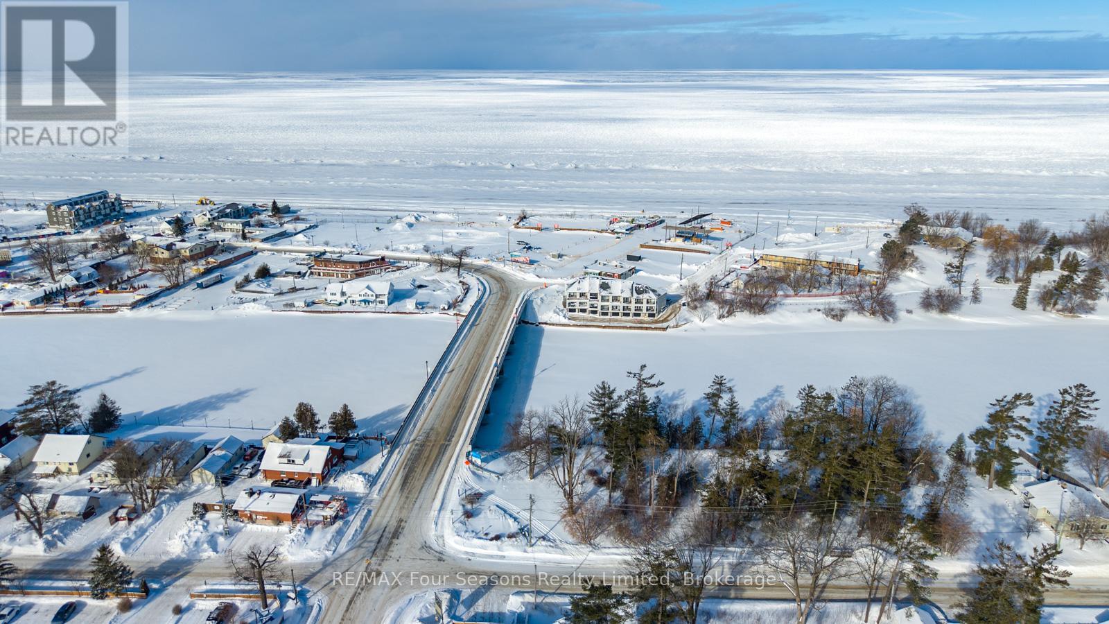 10 Main Street, Wasaga Beach, Ontario  L9Z 2K3 - Photo 6 - S12757910