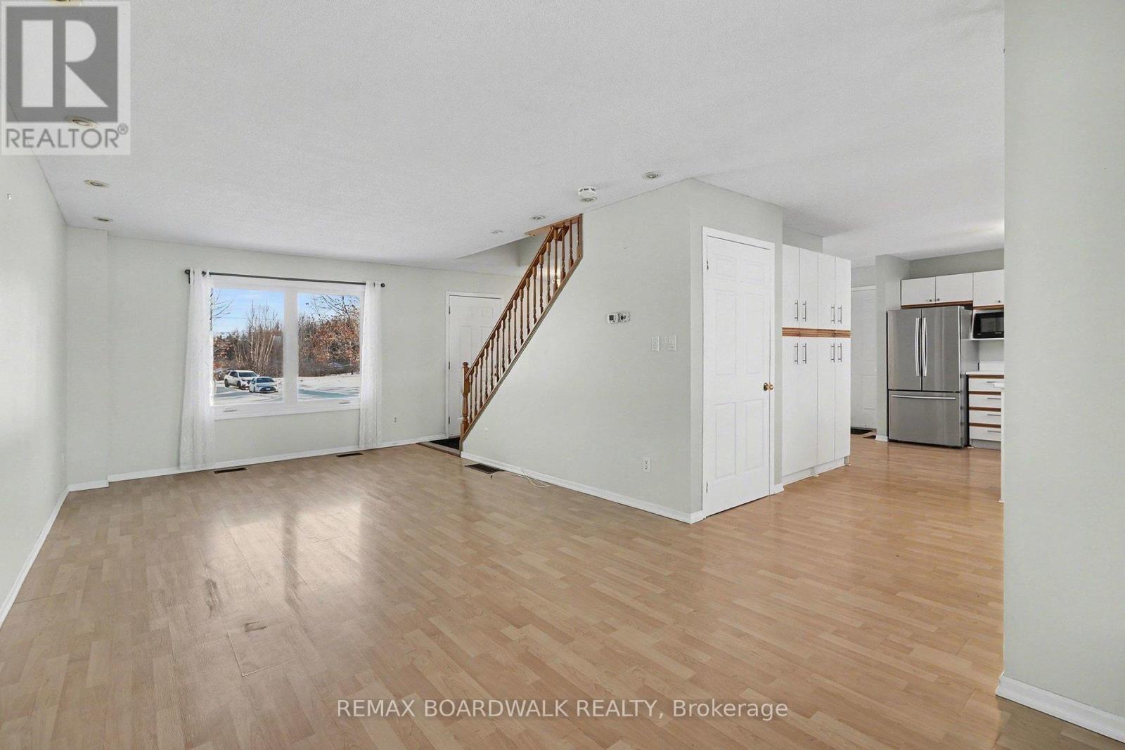 16319 Seventh Road, North Stormont, Ontario  K0C 1W0 - Photo 5 - X12757932