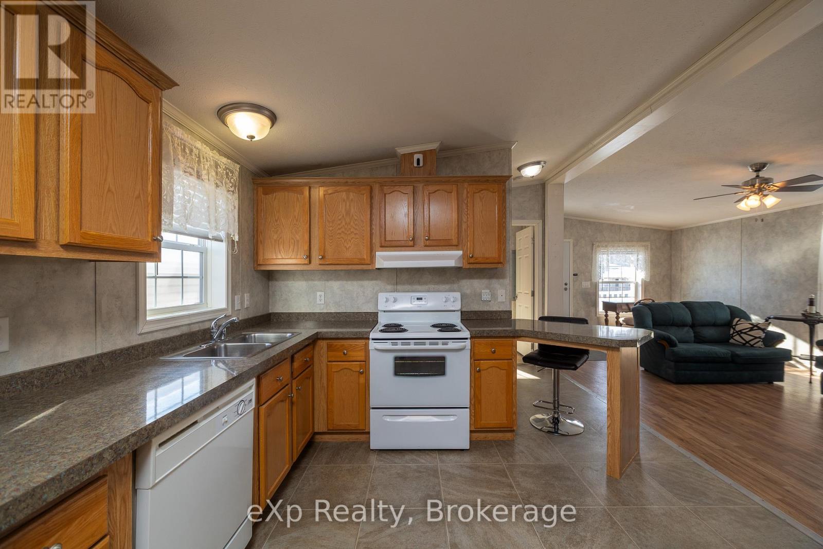 110 Rosewood Drive, Georgian Bluffs, Ontario  N4K 5N5 - Photo 13 - X12756680