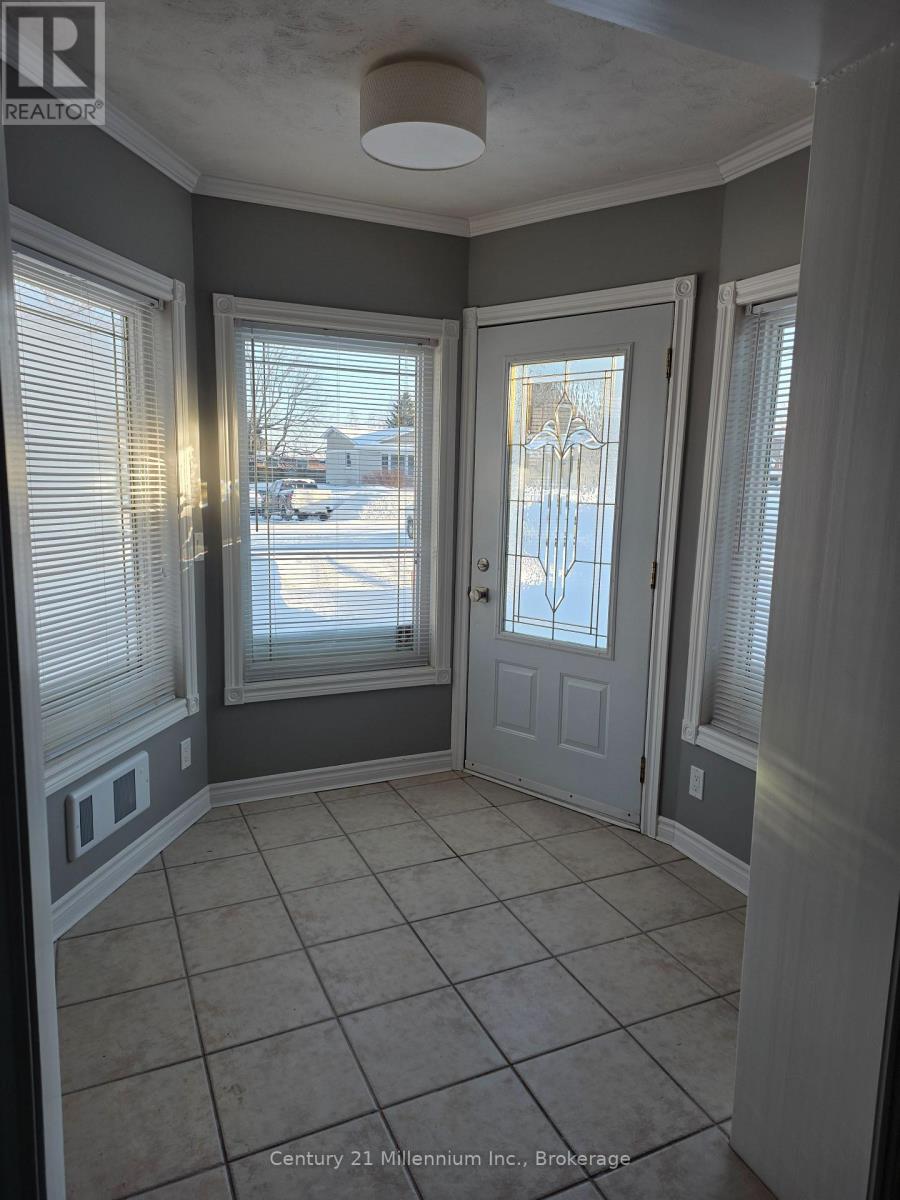 Unit 1 - 398 Kingsway Street, Kincardine, Ontario  N2Z 1W3 - Photo 5 - X12756876